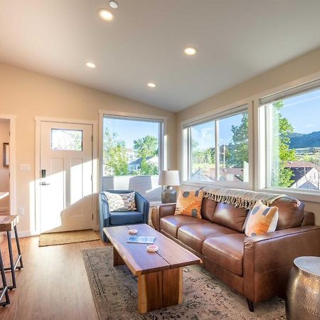 Modern Golden Cottage With Mtn Views Near Red Rocks Exterior photo