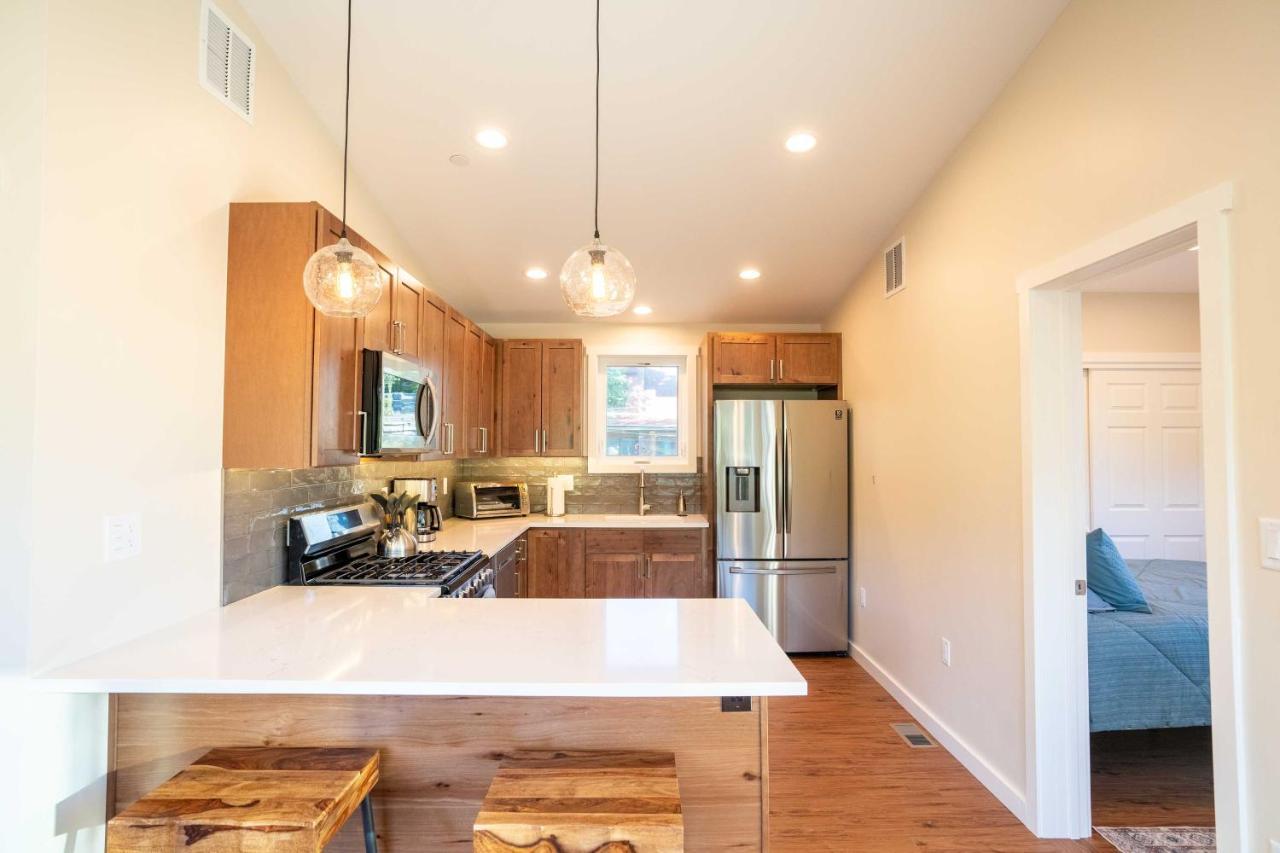 Modern Golden Cottage With Mtn Views Near Red Rocks Exterior photo